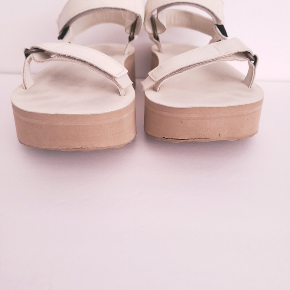 TEVA flatform universal up white leather sandal - Picture 3 of 7